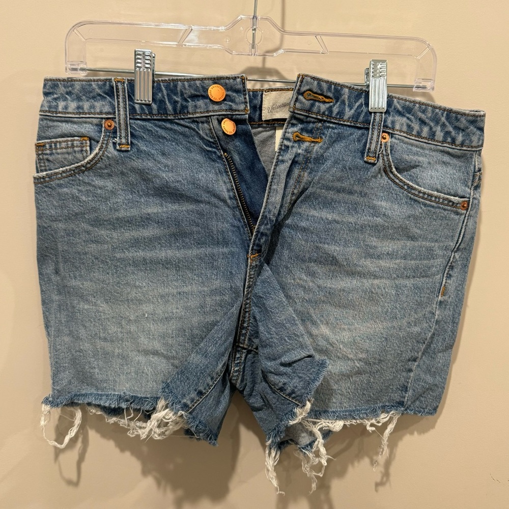 Women’s Jean shorts. 6/28